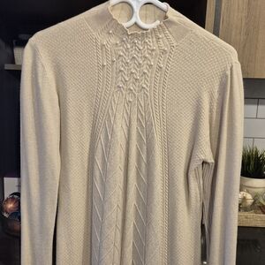 Chic Cream Turtleneck Sweater